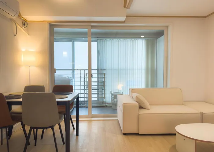 Revstay Gangnam Nonhyeon