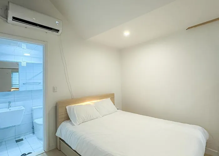 Revstay Gangnam Nonhyeon アパート